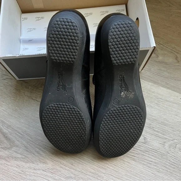 Dansko | ‘Fawna’ Black Milled Nappa Mary Janes - Picture 7 of 12